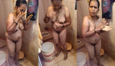 Petite bhabhi bathing naked before devar sex MMS